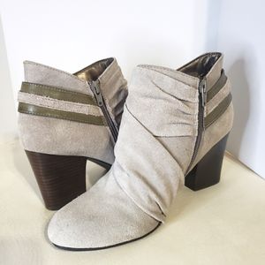 Andrew Geller Suede Leather Ankle Ruched Front Buckle Detail Boots Size 9.5 M